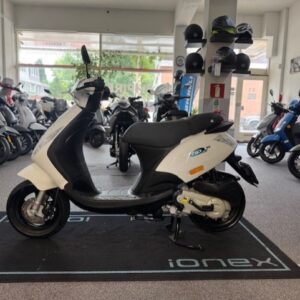 piaggio zip 25|45km 4T 2V BJ 2014 van 1e eig met 920 KM